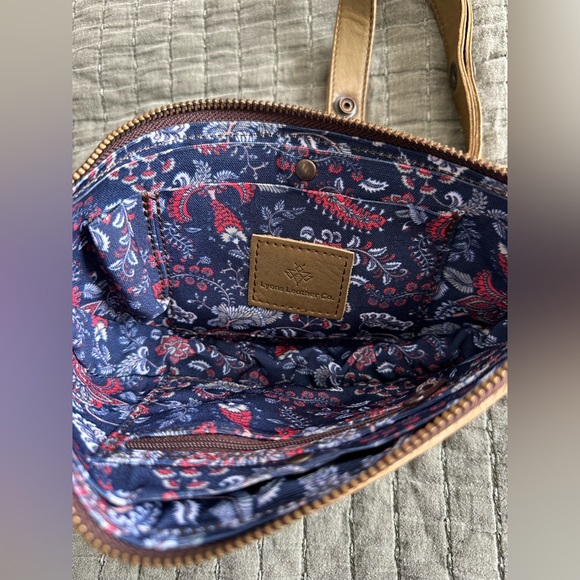 Lyons Leather Co. Green Leather Crossbody Small Bee - Picture 9 of 12